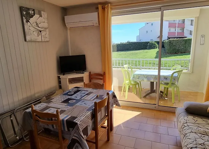 T2 Climatise Avec Piscine Et Parking A 20m De La Mer, Pour 5 Pers - Fr-1-607-100 Apartman *