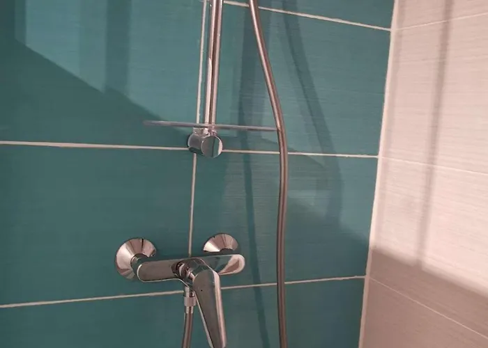 T2 Climatise Avec Piscine Et Parking A 20m De La Mer, Pour 5 Pers - Fr-1-607-100 *