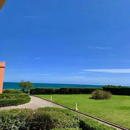 T2 Climatise Avec Piscine Et Parking A 20m De La Mer, Pour 5 Pers - Fr-1-607-100 דירה אגדה