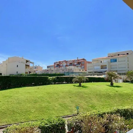Apartment T2 Climatise, Piscine, Parking, A 30m De La Mer, Pour 5 Pers, Terrasse Orientee Sud - Fr-1-607-100 Agde