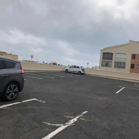 T2 Climatise Avec Piscine Et Parking A 20m De La Mer, Pour 5 Pers - Fr-1-607-100 דירה
