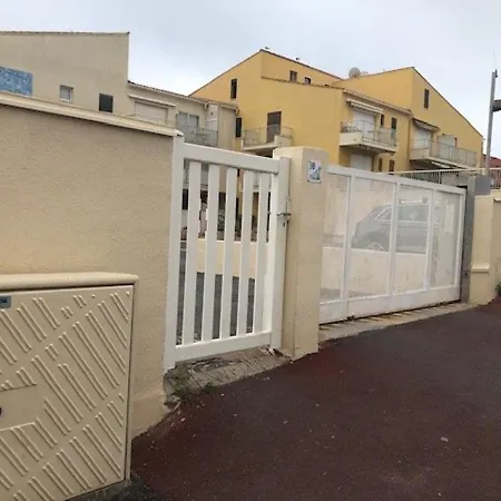 T2 Climatise Avec Piscine Et Parking A 20m De La Mer, Pour 5 Pers - Fr-1-607-100 דירה